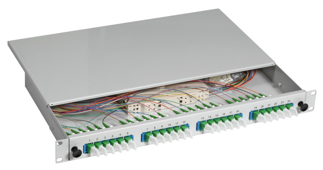 Optický patch panel E2000®/APC 9/125µ, 12 pigtailov/12 adaptérov, a.n. BA71533SA.12